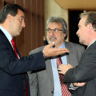 Salvador Cruz (PP), José Francisco Martín (PSOE) y José María González IU), tras el Pleno.