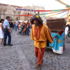 Un río de gente en Ruiz de Salazar, en el mercado medieval.