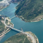 El pantano de Barrios de Luna, en una reciente imagen aérea. M.P.