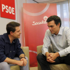 El líder del partido en Castilla-La Mancha, García Page, y el secretario general electo, Sánchez.