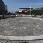 Los elementos de la fuente de la glorieta frente a El Rosal ya fueron retirados.
