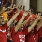 Aficionados leoneses apoyan al Begar en el Palacio de Deportes de León