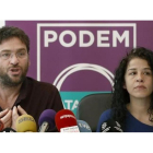 Albano Dante Fachin junto a Ruth Moreta, en la sede de Podem.