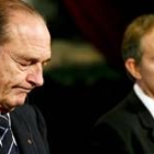 Chirac escucha las declaraciones de Blair tras el encuentro mantenido en Londres