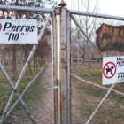 Las señales del parque del Mayuelo han suscitado las críticas.