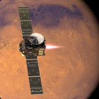 Una foto de 2016 de la nave de Gases Traza y el módulo Schiaparelli, mientras este último se acerca a Marte. EFE