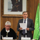 Juan José Mateos durante su intervención en la que habló de los recortes en educación.