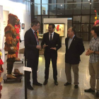 Majo y Hernâni Dias inauguraron ayer la muestra en el Museo Etnográfico. DL