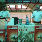 Los cocineros del restaurante Serrano, ayer.