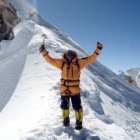 Miguel Ángel Pérez celebra su éxito tras coronar el Manaslu, en lo que supone su sexto ochomil.
