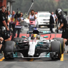 Lewis Hamilton, con su Mercedes, en la segunda sesión de entrenamientos en Spa