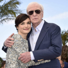 Rachel Weisz y Michael Caine, ayer en Cannes.