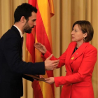 Carme Forcadell traspasa la presidencia del Parlament a Roger Torrent