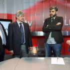 Germán Gavela, García Marín, Roberto Núñez y Asun G. Puente, en la tertulia de ayer. RAMIRO