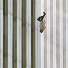 Imagen de un hombre cayendo desde el World Trade Center el 11 de septiembre del 2001, conocida como 'The Falling Man'.
