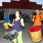 Participantes en uno de los últimos desfiles de carrozas celebrados en Bembibre.