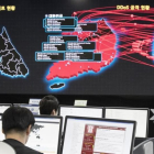Informáticos en Seúl monitorizando los efectos del virus Wannacry.