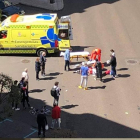 Los equipos sanitarios atienden al sexagenario. A.C.