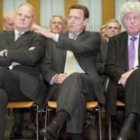 El presidente del Banco Alemán, Welteke, el presidente alemán, Schroeder y Duisenberg, ayer