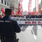 Manifestación convocada por UGT y CCOO en Madrid, en defensa de unas pensiones dignas.