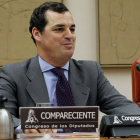 El presidente de RTVE, Leopoldo González Echenique, compareciendo en la comisión de presupuestos en el Congreso en octubre de 2013.