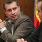 Reiner Cortés, a la izquierda, con el concejal popular Tino Morán en el Ayuntamiento.