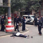 Uno de los fallecidos en el ataque con cuchillos, este viernes, en la ciudad china de Changsha.
