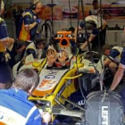 Nelson Piquet, en los boxes de Montmeló listo para probar la reformas en el R28