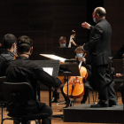 La Orquesta Juventudes Musicales de la ULE, ayer, durante su concierto en el Auditorio. FERNANDO OTERO