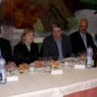 Amparo Valcarce y Martínez, en el centro, durante la comida de Navidad del PSOE en el Órbigo