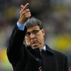 Gerardo 'Tata' Martino, durante un partido en La Plata.
