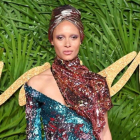 La modelo Adwoa Aboah se convierte en la ganadora de los Fashion Awards 2017.