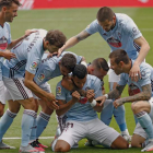 Los jugadores del Celta celebran uno de los seis goles materializados frente al Alavés. LAVANDEIRA JR