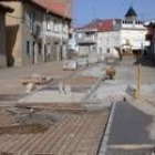El reguero que transcurría por Villares de Órbigo está siendo tapado por el Ayuntamiento