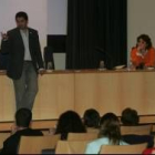 La imagen muestra un momento de la reunión de ONGs en Ponferrada