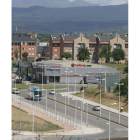 La avenida de Asturias en los accesos al barrio de Compostilla.