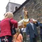 Numerosos fieles se dieron cita ayer en el santuario de la Virgen de la Peña de Congosto