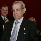 Antonino Fernández en el acto de entrega de un galardón otorgado por el Colegio de Economistas de León, en una imagen de archivo.