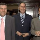 Carriedo y Alejo rodean al nuevo presidente de la CHD, Antonio Gato