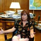 Cristina Narbona durante la entrevista que concedió en su despacho