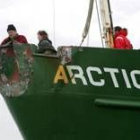 La imagen muestra el estado en que quedó el barco de Greenpeace
