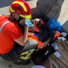 El hombre tuvo que ser rescatado por los bomberos. BOMBEROS DE LEÓN