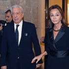 Mario Vargas Llosa junto a su pareja Isabel Preysler.