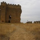 Algunos lienzos corren serio riesgo de derrumbe en Cea.