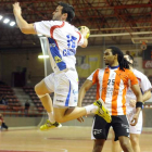Con nueve goles José Mario Carrillo fue ayer una pesadilla para la defensa cántabra.