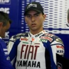 Lorenzo, con gesto pensativo, antes de iniciarse la carrera de MotoGP