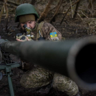 Un soldado de la 68 Brigada Jager ‘Oleksa Dovbush’ con un lanzacohetes en Donetsk. OLEG PETRASYUK