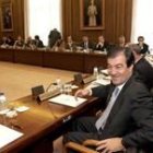 Álvarez-Cascos durante la reunión con los representantes de las comunidades autónomas