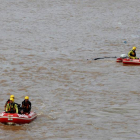 Los equipos de emergencia buscan a la persona que se precipitó al Pisuerga a su paso por Valladolid