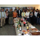 El alcalde de La Pola de Gordón presidió ayer la clausura de los cursos de adultos de Ciñera.
